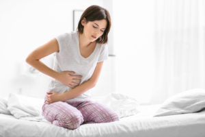Боли в кишечнике, причины и лечение